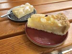 Apfle and zitrone kuche    at The Sweet Vegan in Nuremberg
