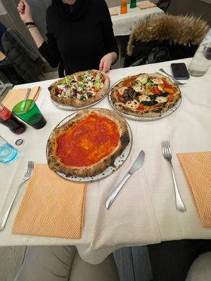 Pizze vegane (estiva, marinara, verdure)  #Veganuary at La Pastorella in Brescia