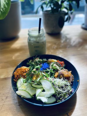 Salad bowl and matcha lattee  at Happy Foods in Oslo