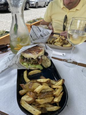 Veggie burguer and white sangria  at À Moda Antiga in Viana Do Castelo