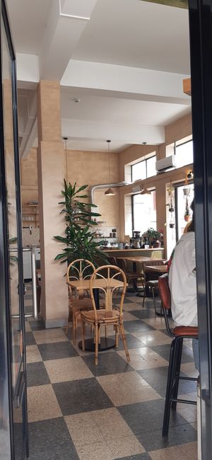 Inside space (eating area) at Insensato in Tomar