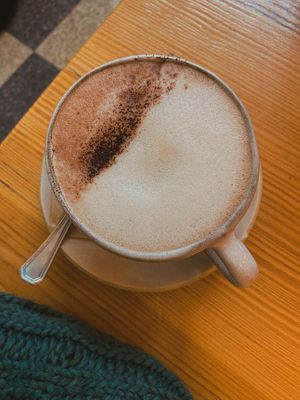 Chocolate quente biológico (alternativa vegetal - aveia ou amêndoa)  at Insensato in Tomar