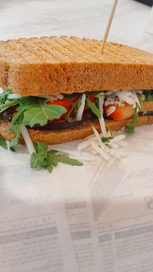 Sandwich vegano con pan Integral casero at Caramello Salato Café in Malaga