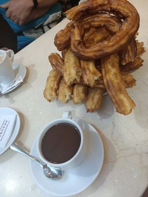 Porras con chocolate at Chocolateria 1902 in Madrid