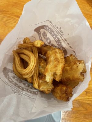 Churros y porras !  at Chocolateria 1902 in Madrid