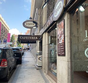 Entrance at Chocolateria 1902 in Madrid