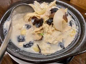 Pepper & Pickled with Assorted Mushroom in Casserole 胡椒豬肚煲 at Veggie Kingdom 緻素坊 in Kowloon
