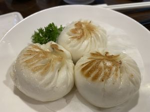 Pan fried vegetable buns  at Veggie Kingdom 緻素坊 in Kowloon