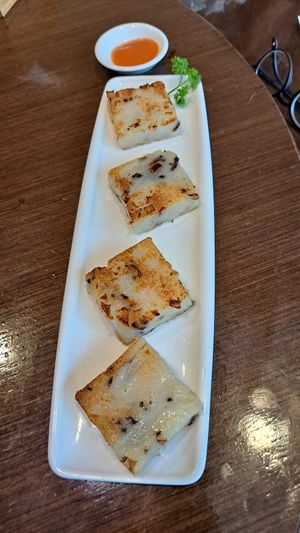 Mooli cake at Veggie Kingdom 緻素坊 in Kowloon