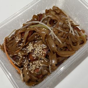 flat rice noodle stir fry with vegan bbq meat  at Veggie Kingdom 緻素坊 in Kowloon