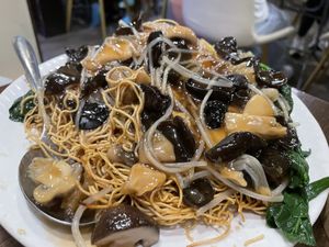 Lohan fried noodles  at Veggie Kingdom 緻素坊 in Kowloon