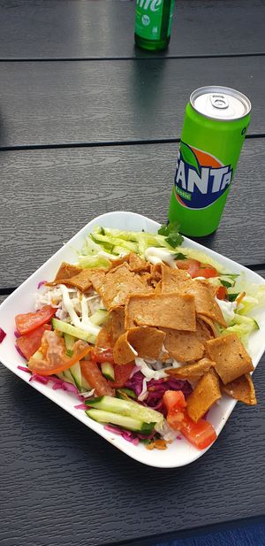 Gemischter Salat mit veganem Vöner und veganer Salatmayo at Anatolien Döner Grill in Schleswig