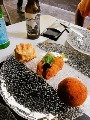 the three vegan fried starters  at Isabella De Cham in Naples