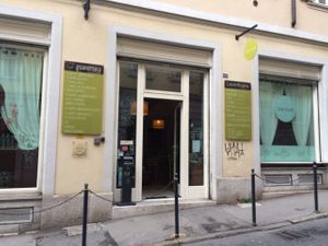 Entrance at Zoe Food in Trieste