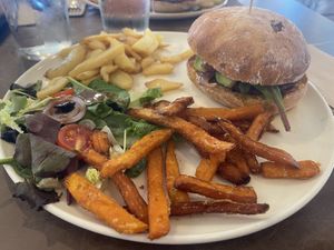 Hamburguesa vegana  at La Genuina in Nigran