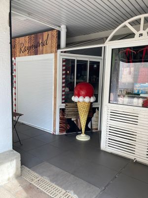  at Glaces Raymond in Saint-jean-de-luz