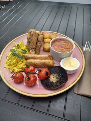 Vegan breakfast at Organico Juice Bar & Eatery in Liverpool