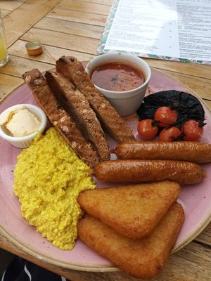 Organico breakfast with scrambled tofu at Organico Juice Bar & Eatery in Liverpool