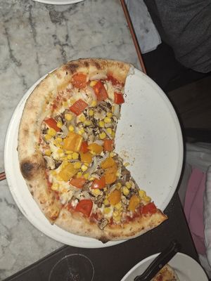 Vegan pizza at Surfside in Sliema