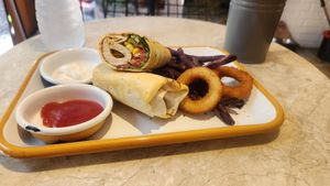 Aphrodite Wrap at Veganarsist - Balat in Istanbul