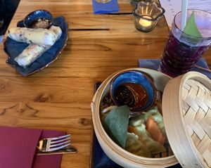 Appetizers (L:spring rolls, R: veg dumplings)  at Noodle Bowl in Augsburg