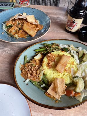 Vegan rijsttafel at Gember & Sereh in Tilburg