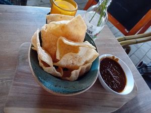 Kroepoek en pindasaus at Gember & Sereh in Tilburg