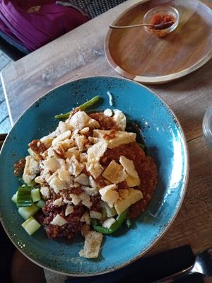 Gado gado zonder ei at Gember & Sereh in Tilburg