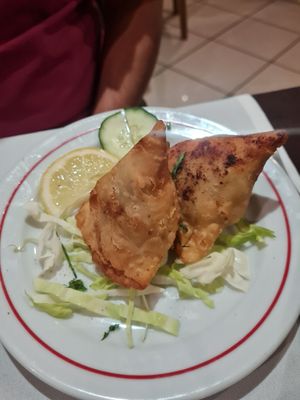 Veg samosas at Spice Lounge in Albufeira
