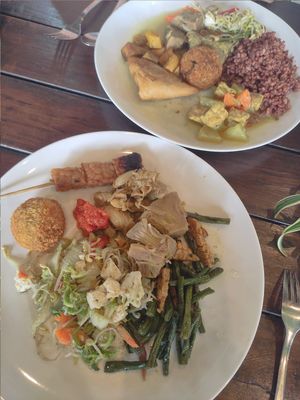 Buffet options at Warung Green in Ubud