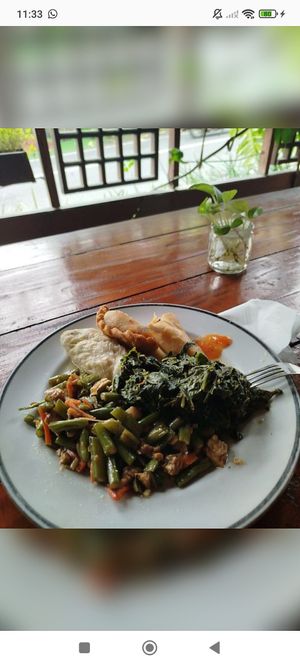 Plato mix at Warung Green in Ubud