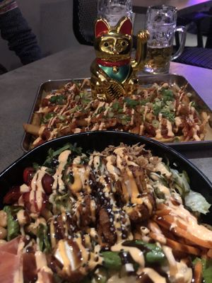 Vegan vegan bowl (15,50€) and kimchi loaded fries (9,50€)  at Banh Mi & Bubbles in Stuttgart