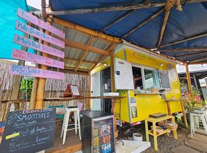 Food truck at Rainbow Kitchen + Rebel Tonics in Haiku
