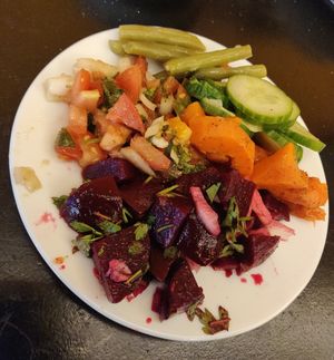 Heerlijke salade, voorgerecht at Ima Meditarabian Kitchen in Ede