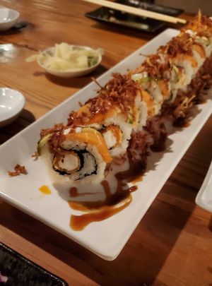 Sexy lady roll at MA-KIN in Agoura Hills