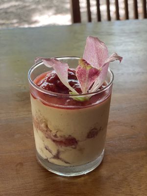 Tiramisú de fresa at Nula in Mal Pais