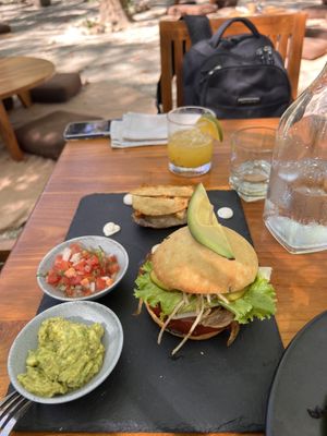 Hamburguesa vegan 💯   at Nula in Mal Pais