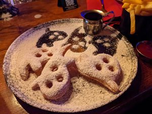 Screaming Ghosts at Raven's Manor in Portland