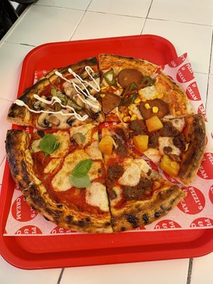 Four flavours   at Pizzi*s & Cream in Vienna