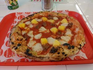 Beyond Hawaii at Pizzi*s & Cream in Vienna