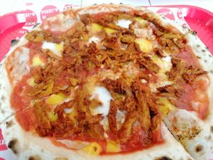 Greek Supreme at Pizzi*s & Cream in Vienna