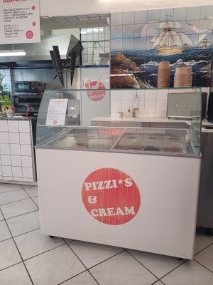 Ice cream   at Pizzi*s & Cream in Vienna