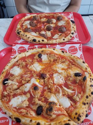 Pizzas 🍕   at Pizzi*s & Cream in Vienna