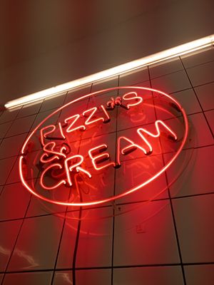  at Pizzi*s & Cream in Vienna