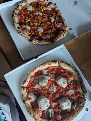 Burrata Pine & Spicy Hungarian at Pizzi*s & Cream in Vienna