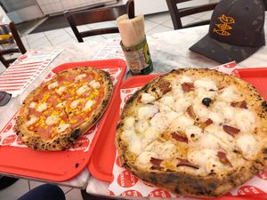 Cardinal und 4 Käse at Pizzi*s & Cream in Vienna