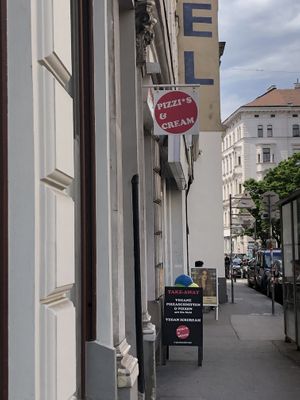 Outside   at Pizzi*s & Cream in Vienna