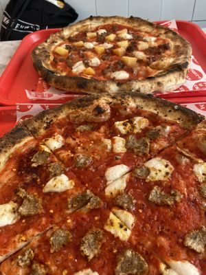 beyond hawaii (back), margherita salsiccia  at Pizzi*s & Cream in Vienna