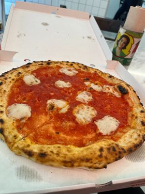 Plain Pizza at Pizzi*s & Cream in Vienna