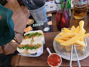 Vegan bagel at Bagel Lounge in Cheb